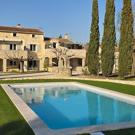 Апартаменты Locations Des Alpilles Сен-Реми-де-Прованс Экстерьер фото