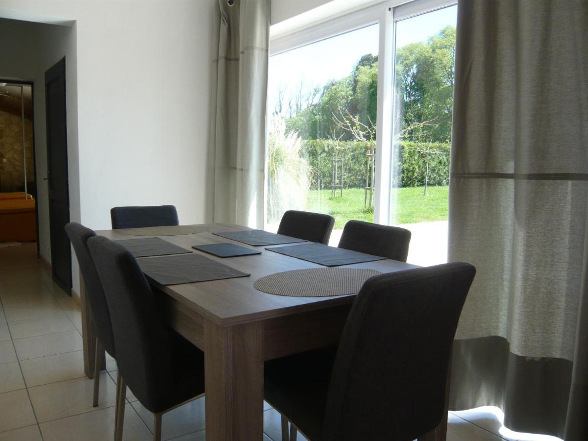 Апартаменты Locations Des Alpilles Сен-Реми-де-Прованс Экстерьер фото