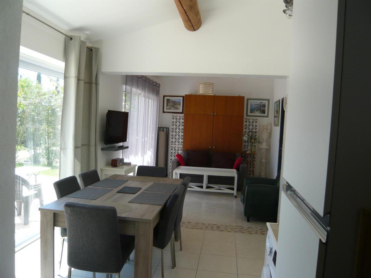 Апартаменты Locations Des Alpilles Сен-Реми-де-Прованс Экстерьер фото