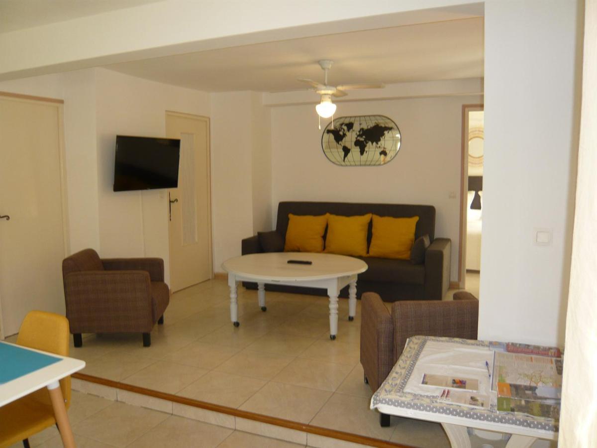 Апартаменты Locations Des Alpilles Сен-Реми-де-Прованс Экстерьер фото