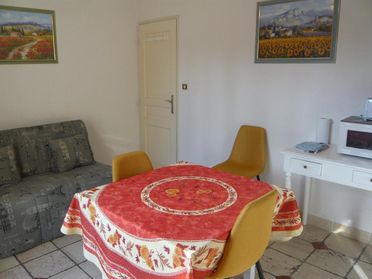 Апартаменты Locations Des Alpilles Сен-Реми-де-Прованс Экстерьер фото