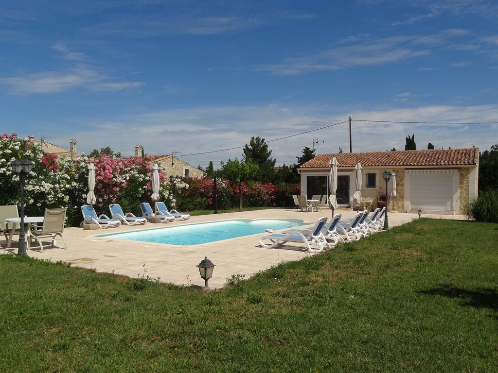 Апартаменты Locations Des Alpilles Сен-Реми-де-Прованс Экстерьер фото
