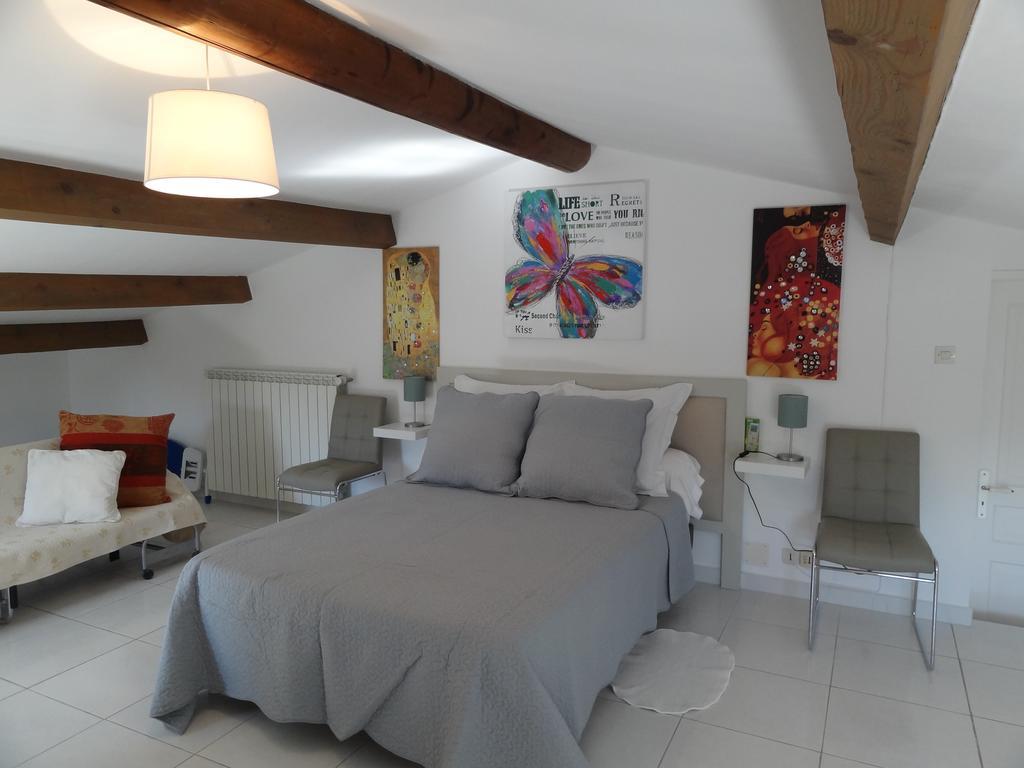 Апартаменты Locations Des Alpilles Сен-Реми-де-Прованс Экстерьер фото