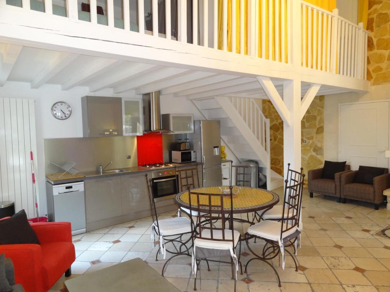 Апартаменты Locations Des Alpilles Сен-Реми-де-Прованс Экстерьер фото
