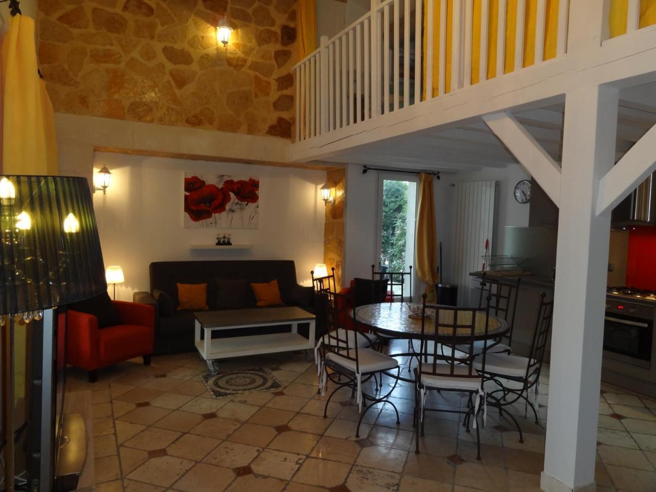 Апартаменты Locations Des Alpilles Сен-Реми-де-Прованс Экстерьер фото