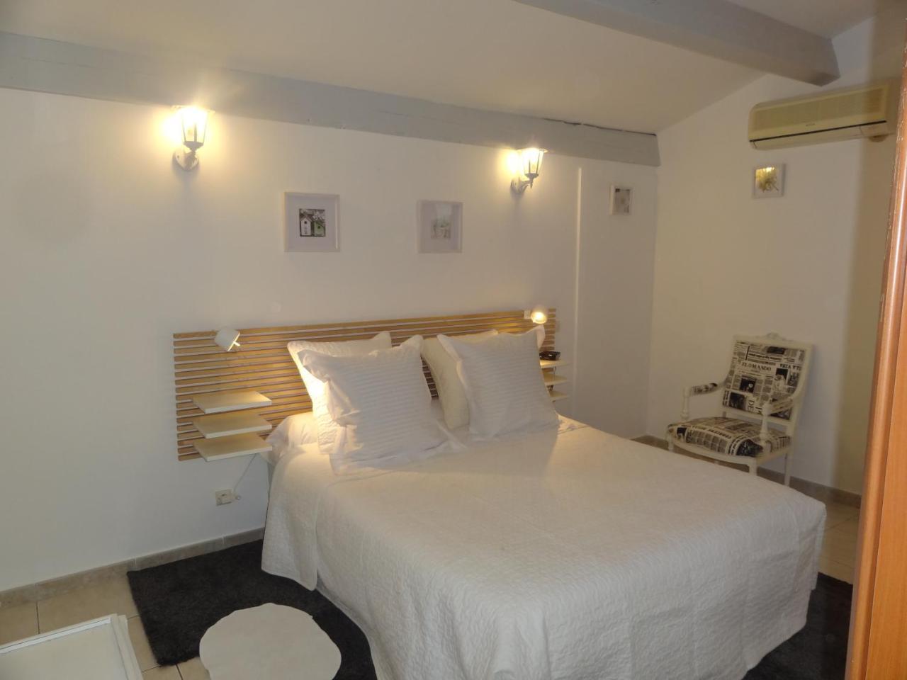 Апартаменты Locations Des Alpilles Сен-Реми-де-Прованс Экстерьер фото