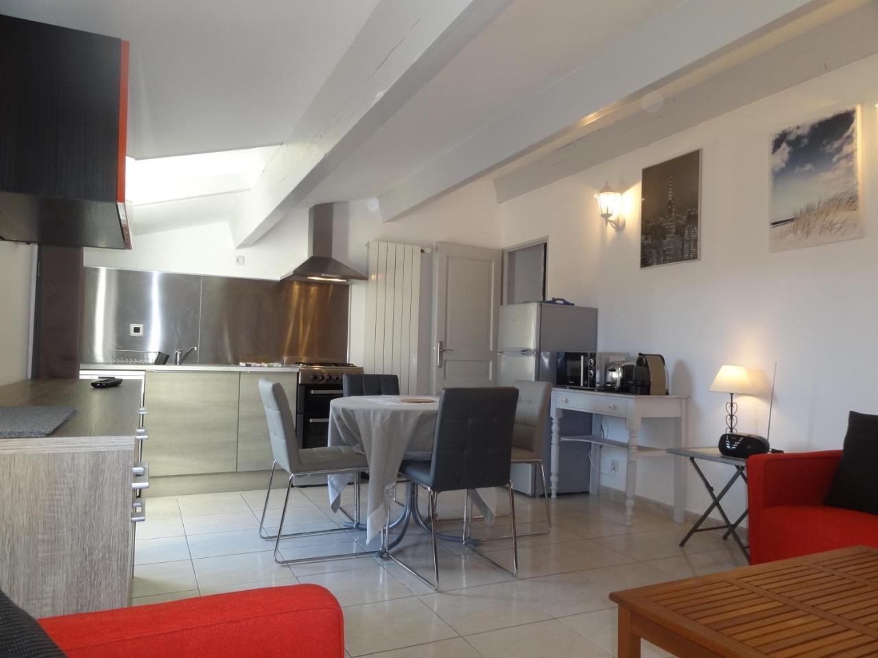 Апартаменты Locations Des Alpilles Сен-Реми-де-Прованс Экстерьер фото